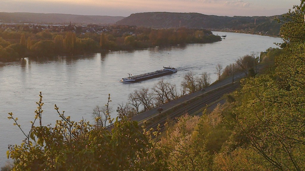 Abends über dem Rhein - jedes mal ein Miniurlaub!