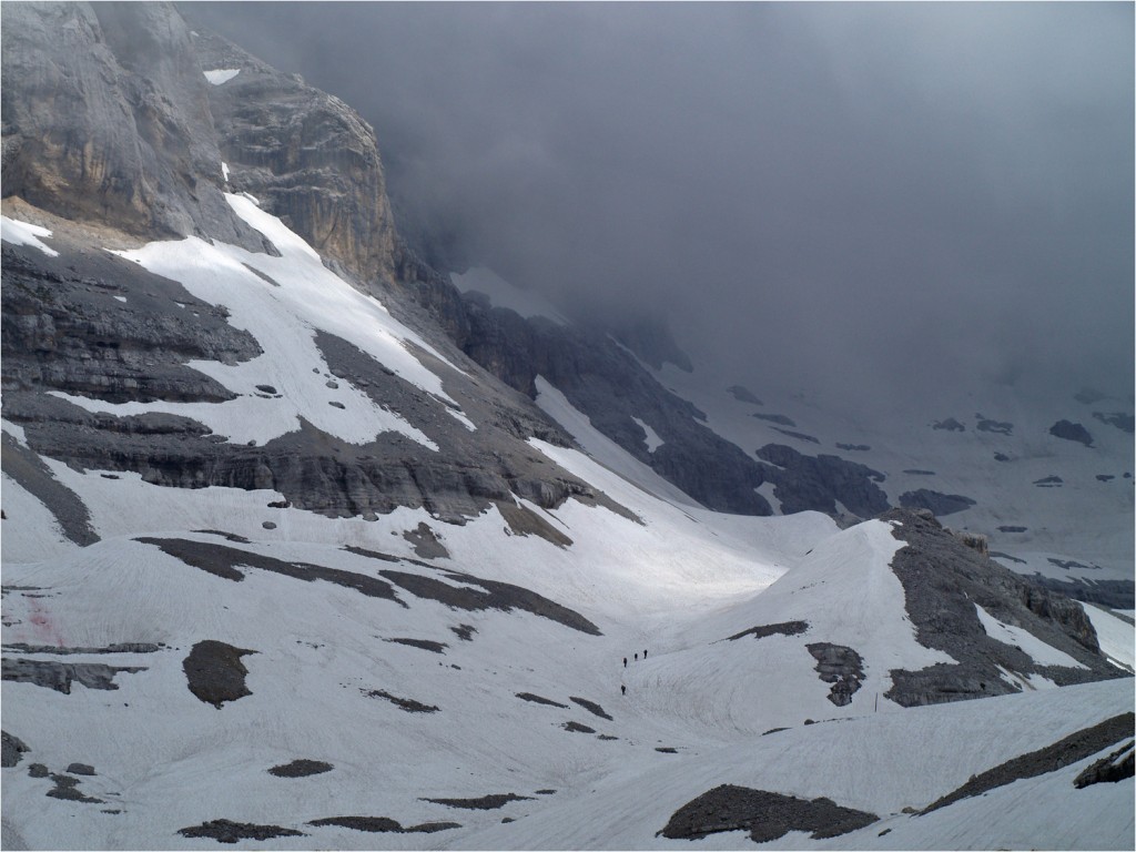 keine Spur vom blühenden Sommer im Tal