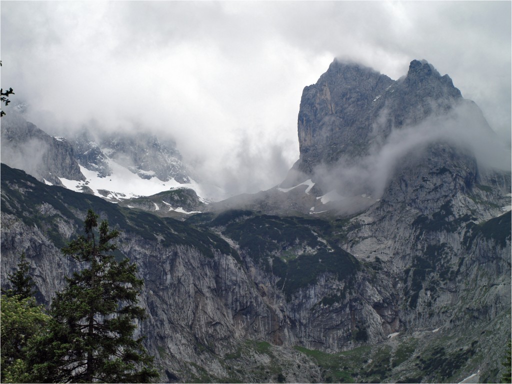 noch versteckt sich das obere Höllental in den Wolken