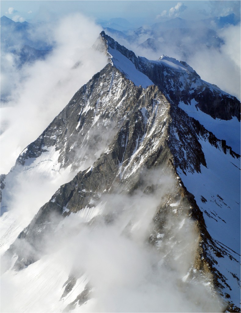 Blick zum gegenüber liegenden Grat