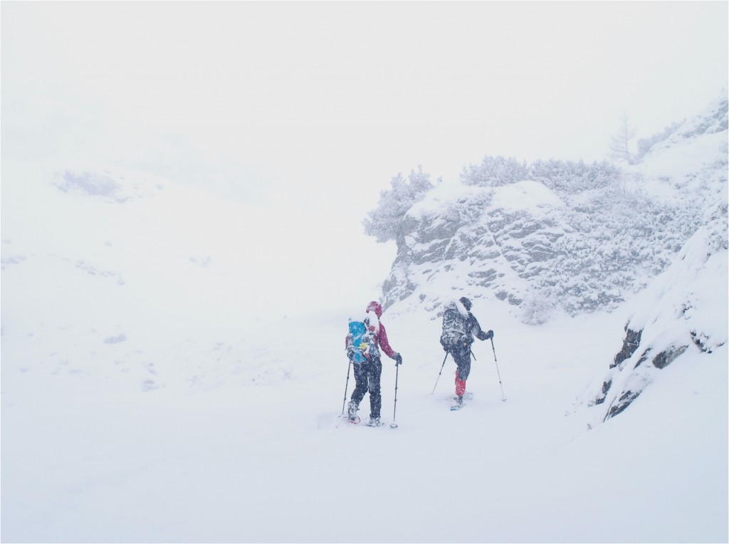 Aufstieg im Schneefall