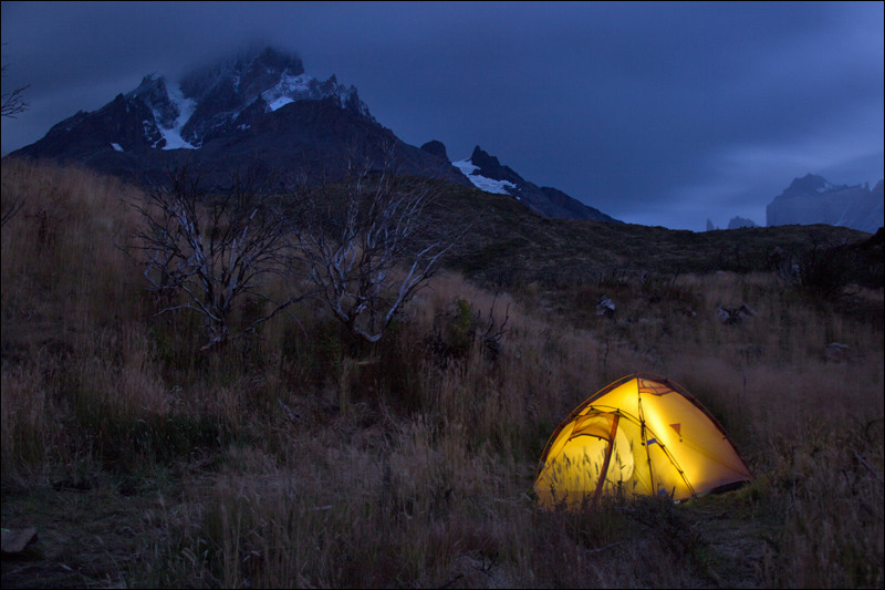 meine Behausung im Campamento Paine Grande - wie immer am Rande, ruhig und windgeschützt (es flogen aber genug Zelte durch die Gegend...)